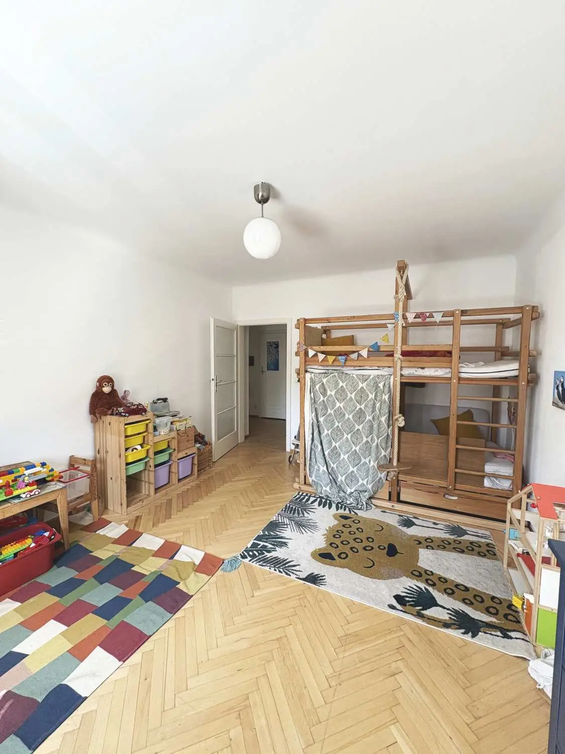 Schlafzimmer 2 I