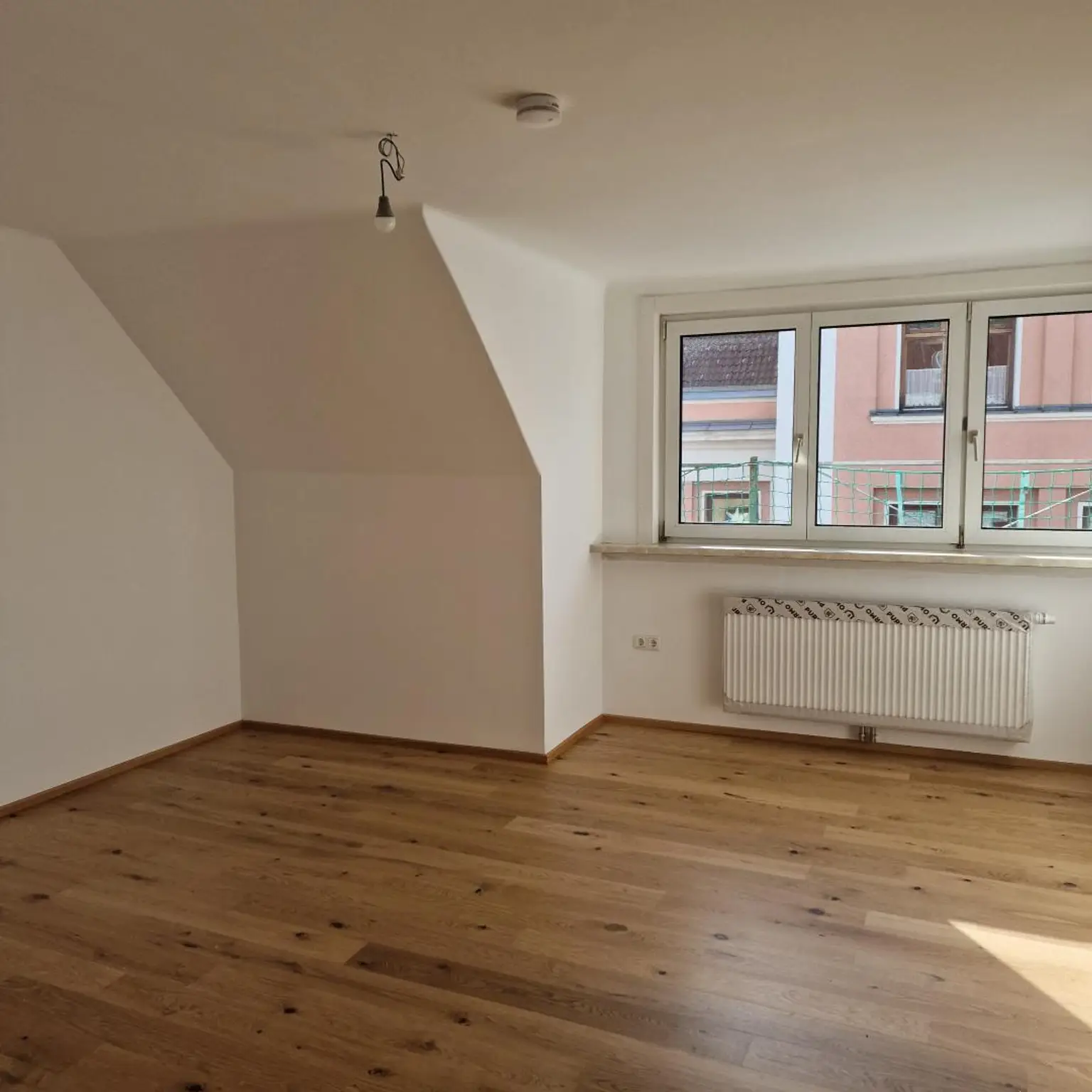 Sanierte 2,5-Zimmer-Wohnung mit neuwertiger Küche!