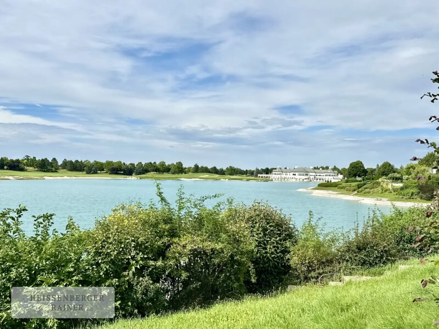 WOHNEN AM SEE /// REPRÄSENTATIV UND GROSSZÜGIG /// ELEGANTE SEEVILLA MIT ZWEI SEPARATEN EINHEITEN