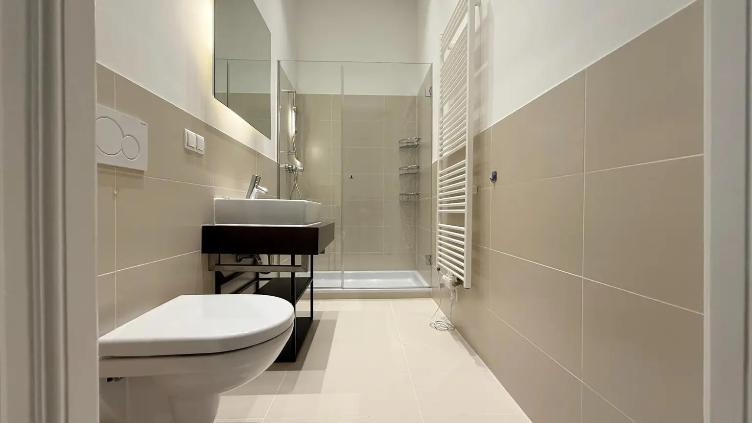 Bad2 mit Dusche und WC