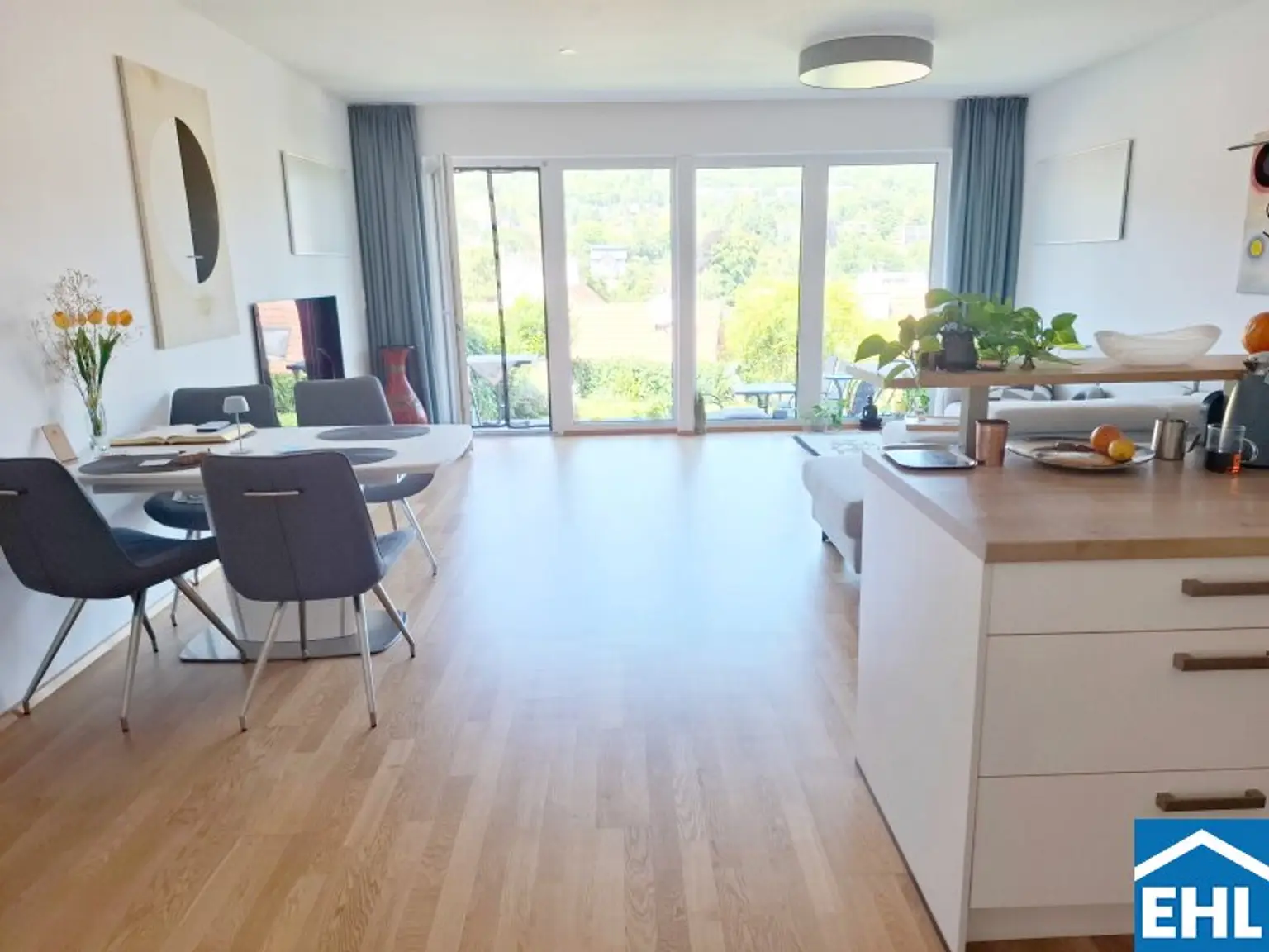 Wohnerlebnis mit traumhaftem Ausblick und uneinsehbarem Garten