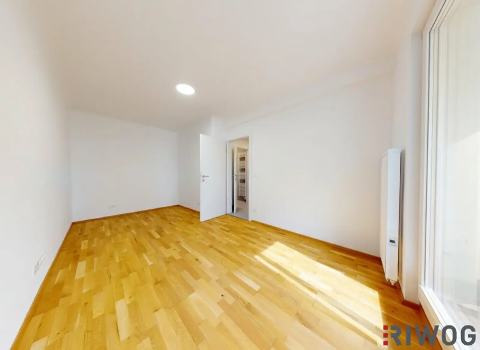 ERSTBEZUG nach Sanierung I 2 Zimmer Wohnung mit Loggia I Tischler Einbauküche inkl. Siemensgeräte I Alte Donau I Donauzentrum