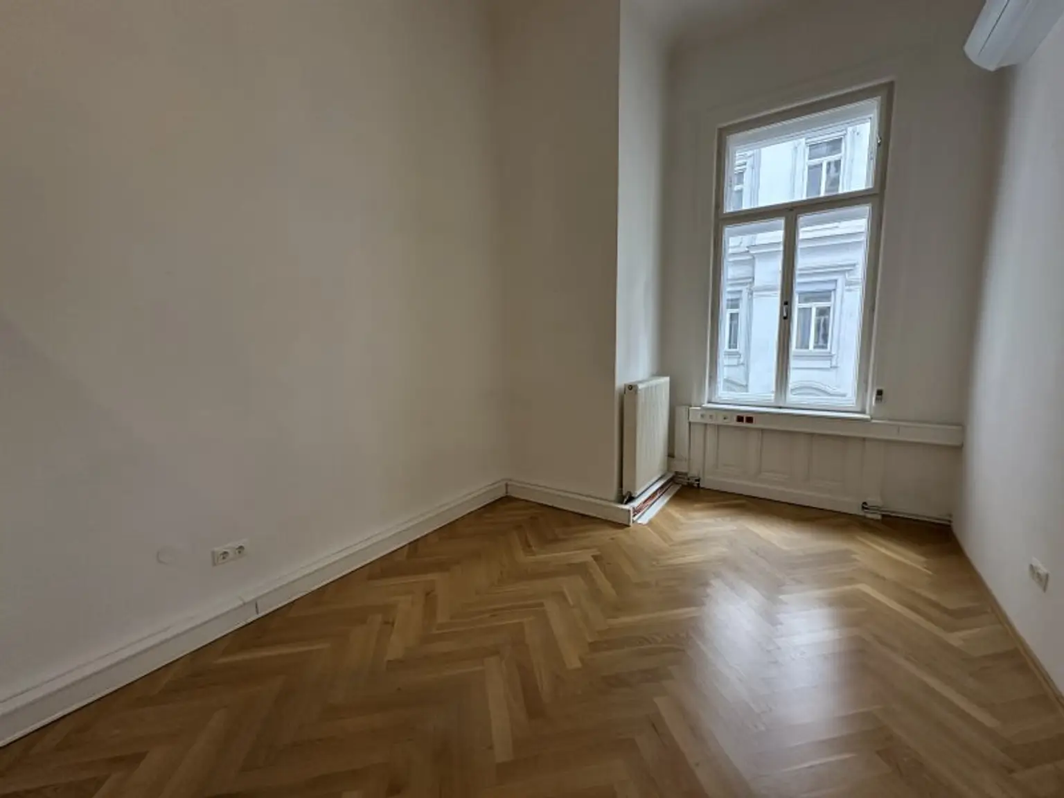 Büro nähe Karlskirche ab SOFORT