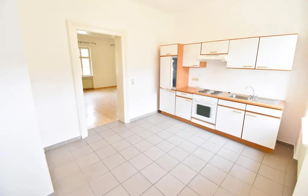 3 Bürohäuser, 38 Parkplätze in Toplage, hochfrequentiert, beste Infrastruktur