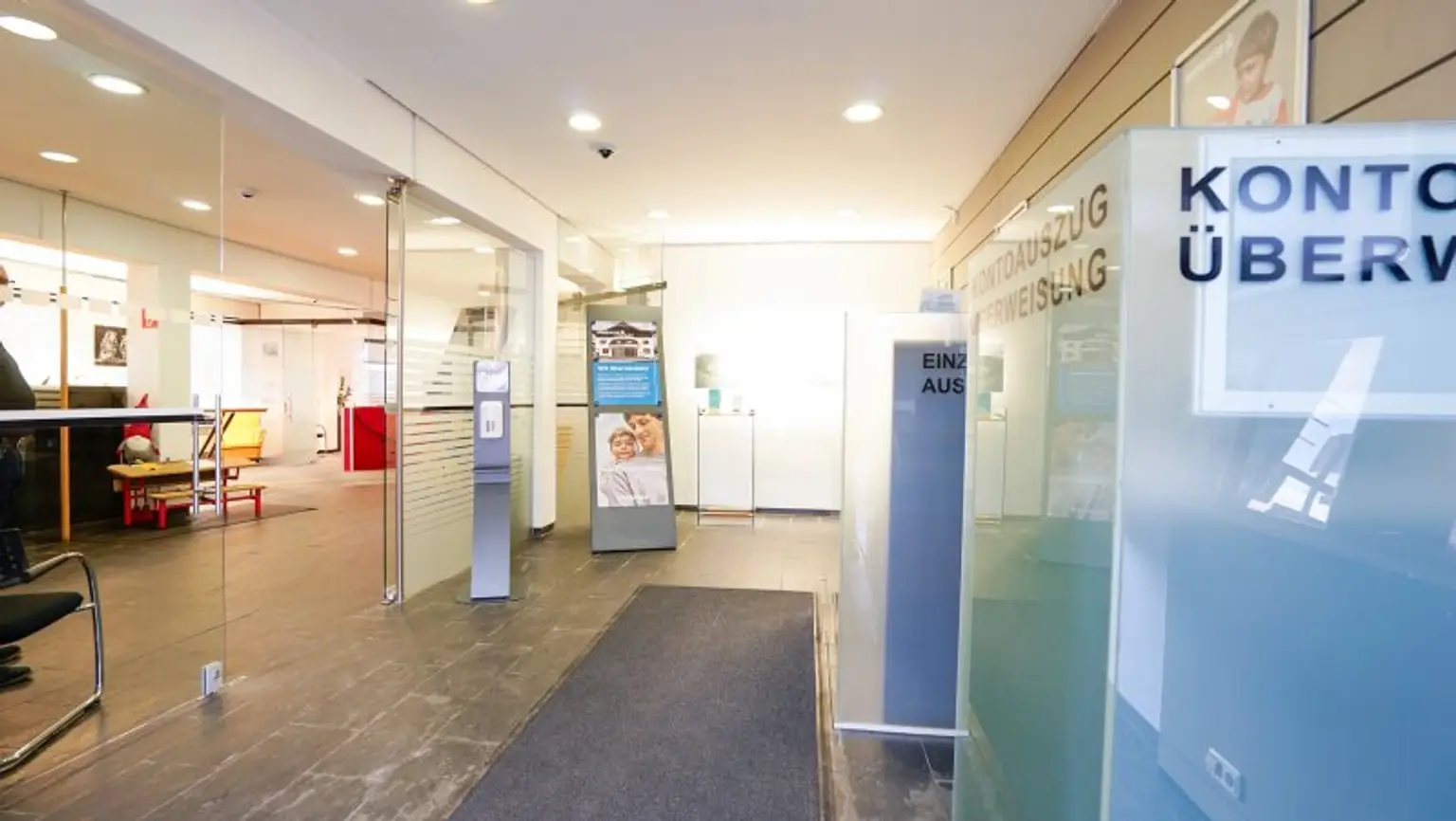 Ab sofort: zu Mieten: Großzügiges Geschäftslokal im Herzen von Igls