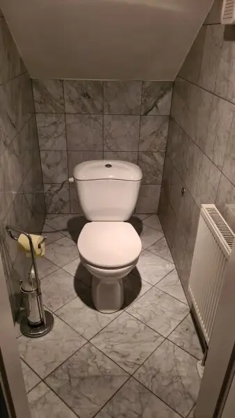 Sehr ruhige Siedlungslage - Riesige (teilbare)  Etagenwohnung mit 2 Balkonen, Garage, Sauna in einem sehr gepflegten Haus