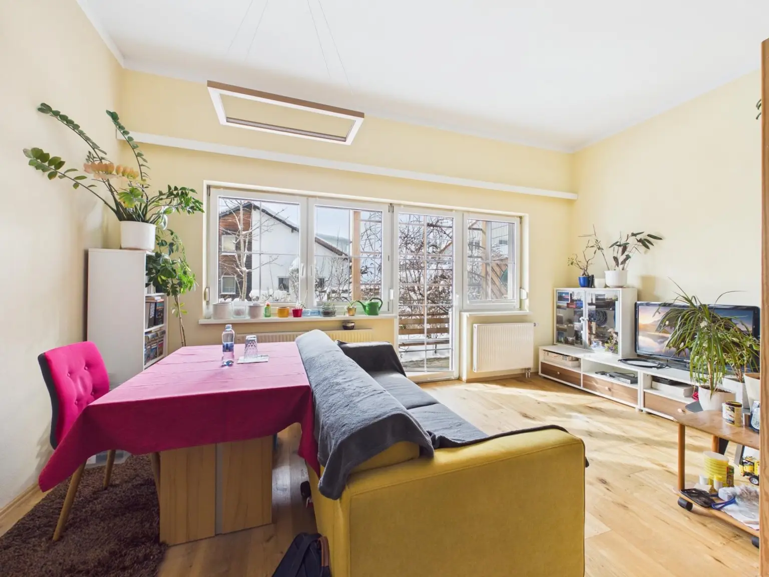 CAM04191G0-PR0080-STILL007