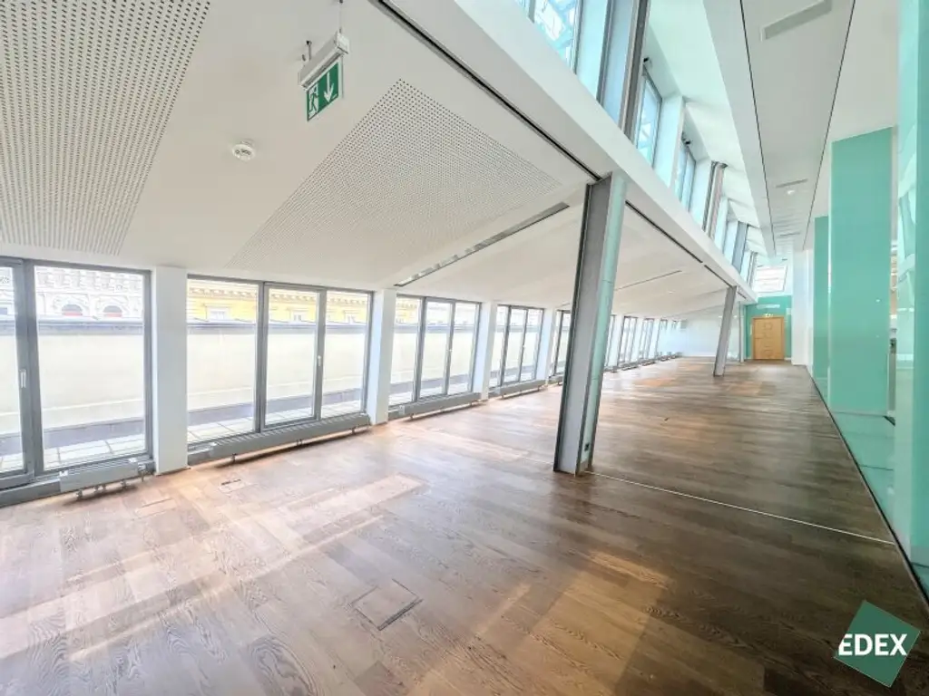 Repräsentatives DG-Maisonette-Büro samt Freifläche in der historischen alten Börse