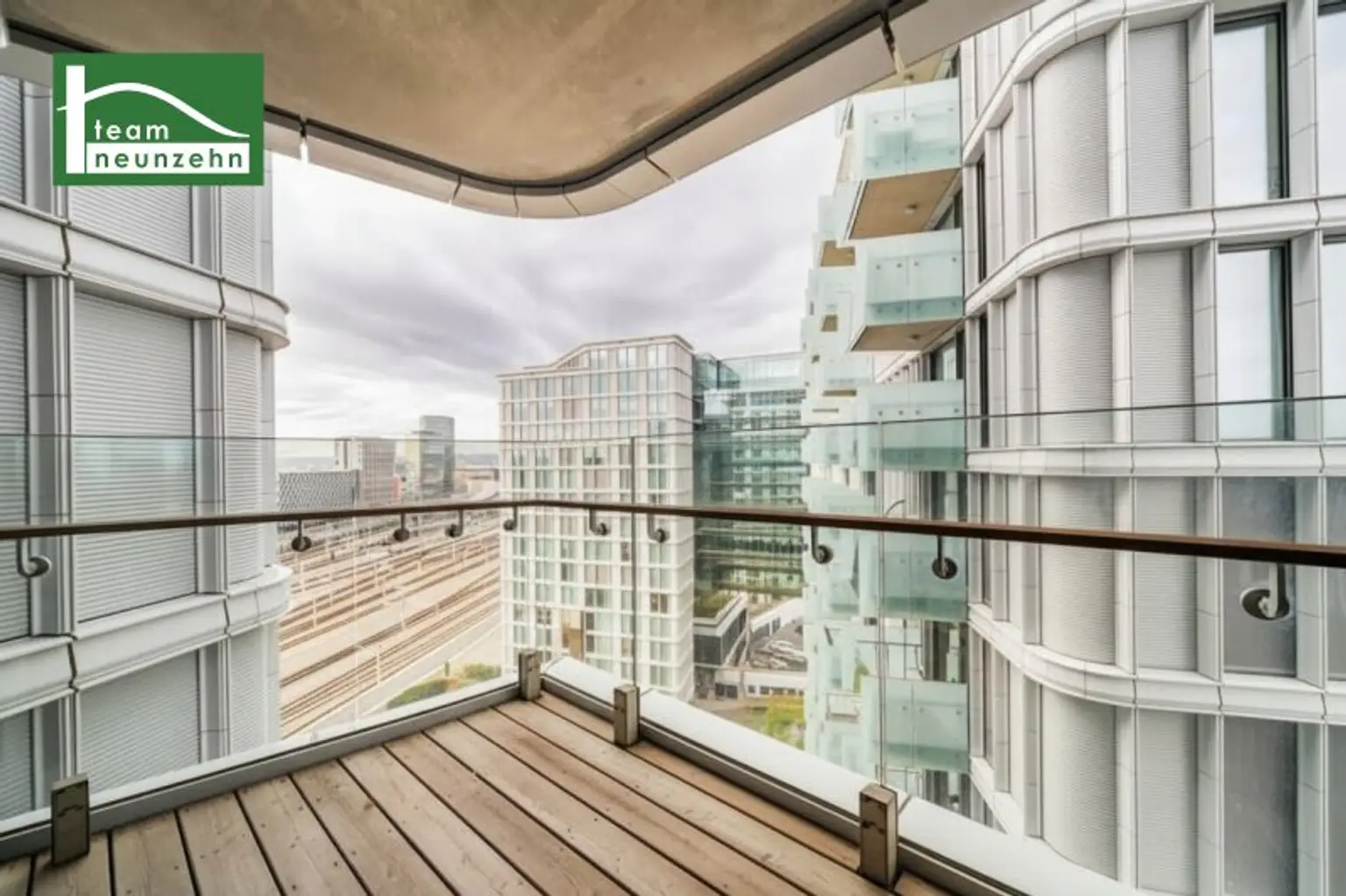 Wohnen mit Wohlfühlfaktor nahe dem Schloss Belvedere: 2-Zimmer Wohnung mit Loggia, Tiefgarage & Top-Ausstattung!