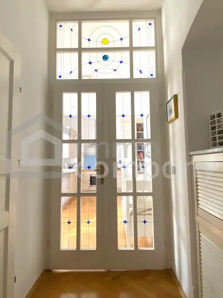 Altbau trifft Eleganz – 5-Zimmer-Wohntraum mit Charme und Stil