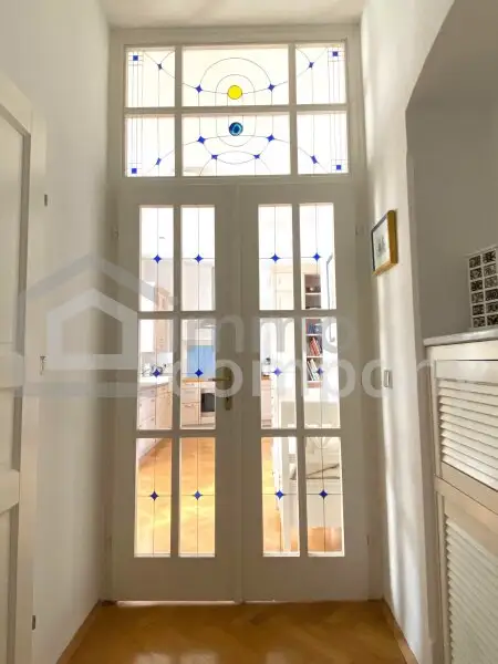 Altbau trifft Eleganz – 5-Zimmer-Wohntraum mit Charme und Stil