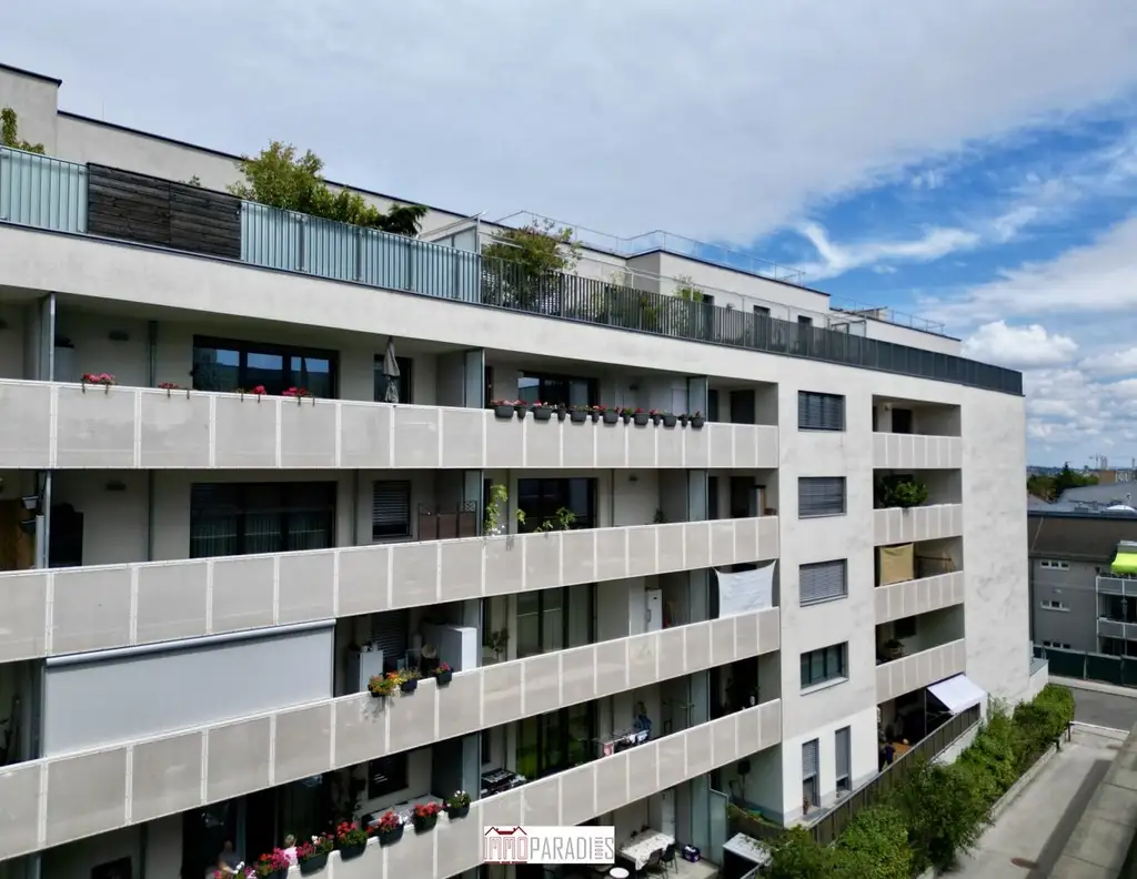 Traumhafte, neuwertige 4-Zimmer-Wohnung mit Loggia & optionalem Tiefgaragenstellplatz
