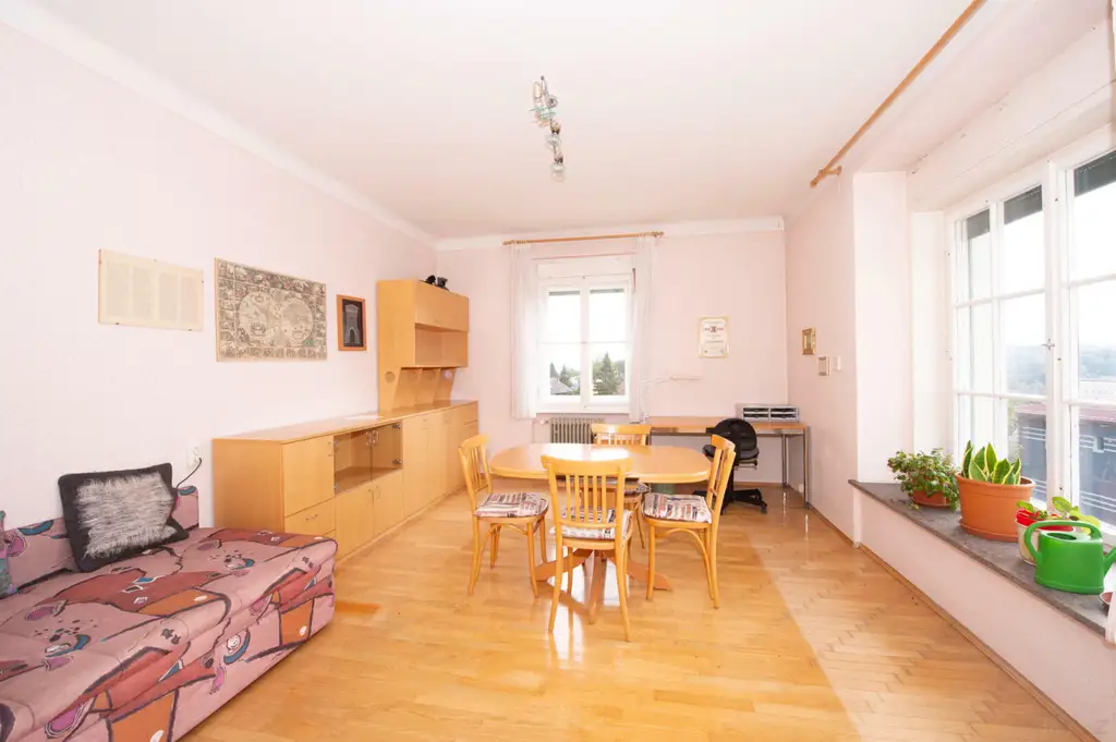 Ein Anwesen voller Möglichkeiten – großzügiges Haus mit Traumgrundstück