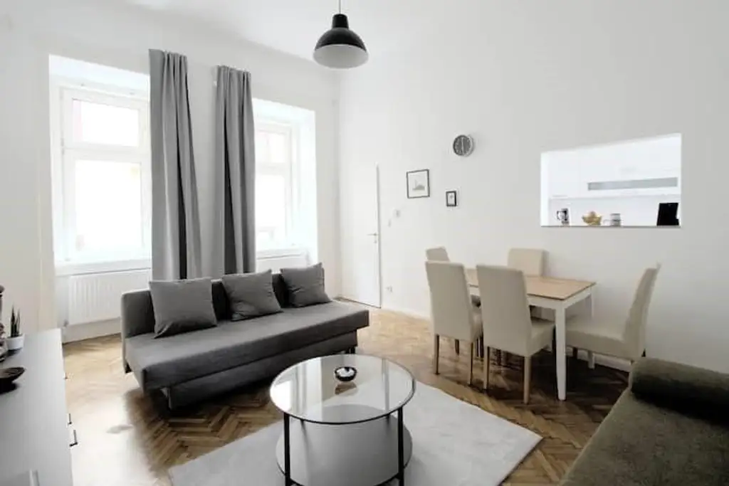 "Ruhige 2-Zimmer Altbau-Wohnung"