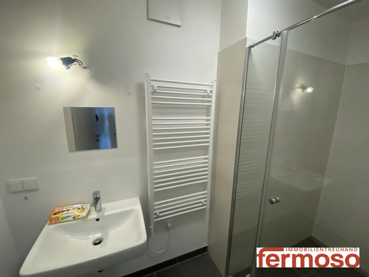 Moderne 1-Zimmer-Neubauwohnung mit Loggia – Laer Wald, 1100 Wien