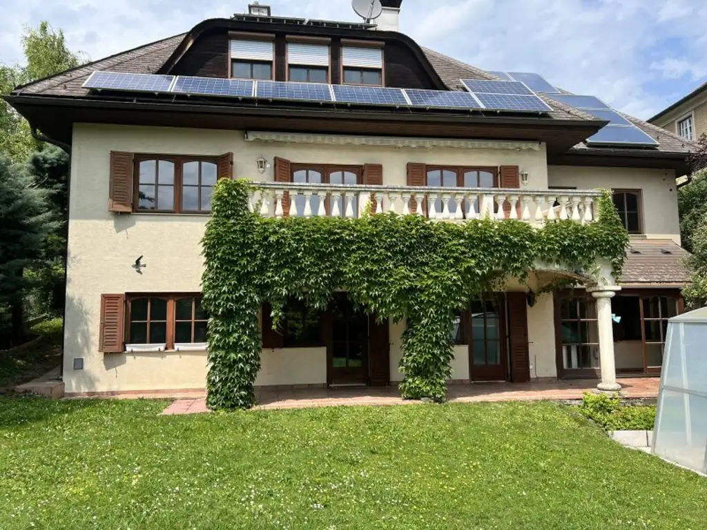 Rarität (!) Großzügige Villa in Badener Bestlage am Mitterberg mit prächtigem Garten - zentrumsnahe (!)