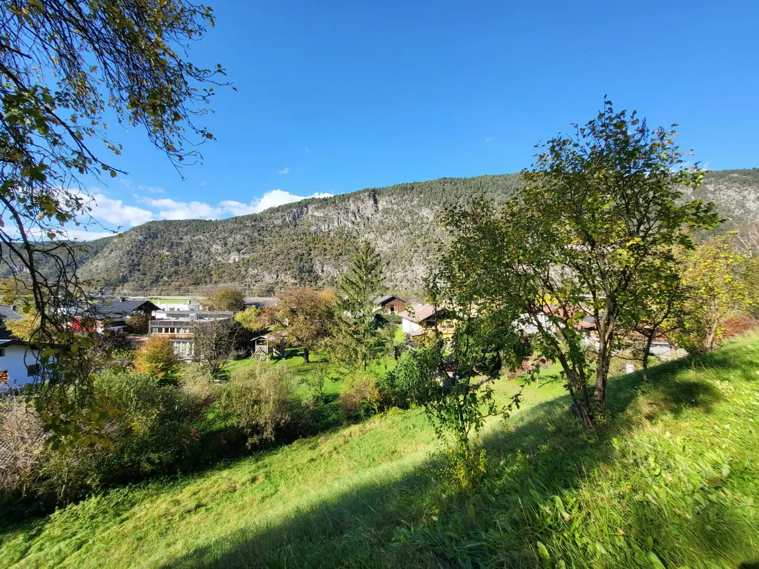 Panoramablick inklusive -  Baugrundstück mit Altbestand in schönster Lage