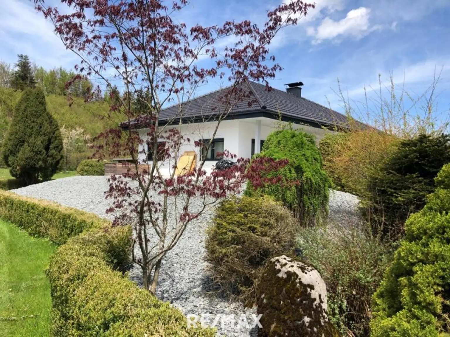 schöner, gepflegter Garten