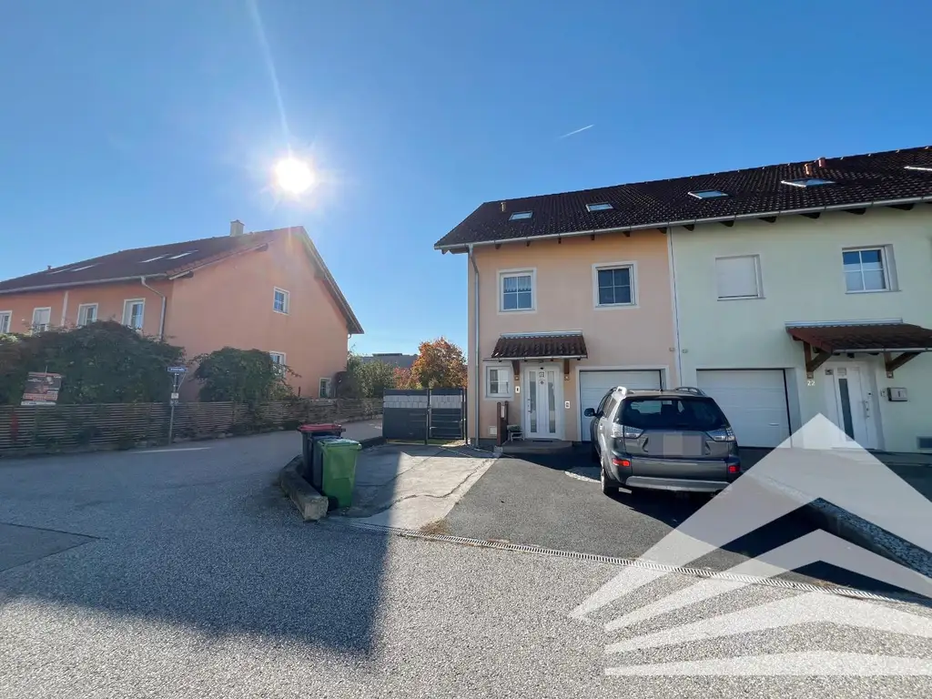 Großzügiges Eckreihenhaus mit Garten & Pool in toller Siedlungslage! 360° Rundgang online!