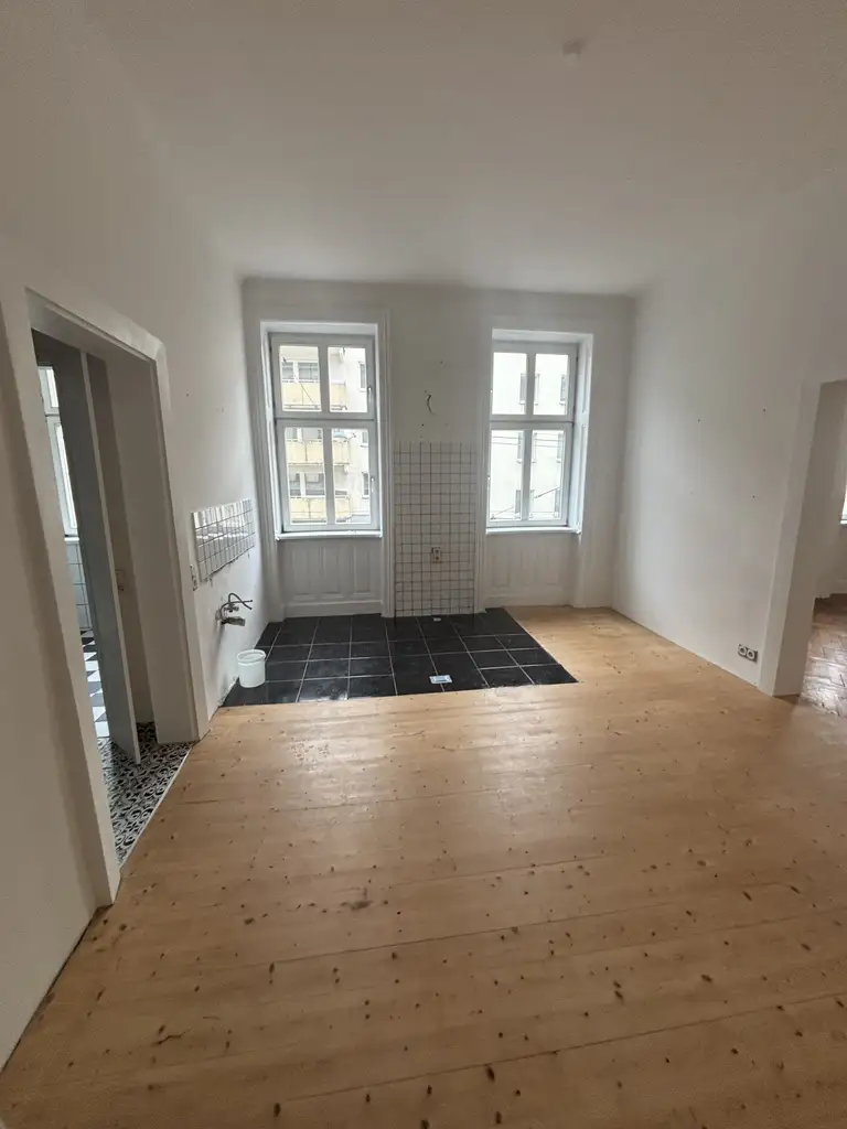 Sanierungsbedürftige 4 Zimmer Altbauwohnung mit viel Potential in zentraler Döblinger Lage - Billrothstrasse !