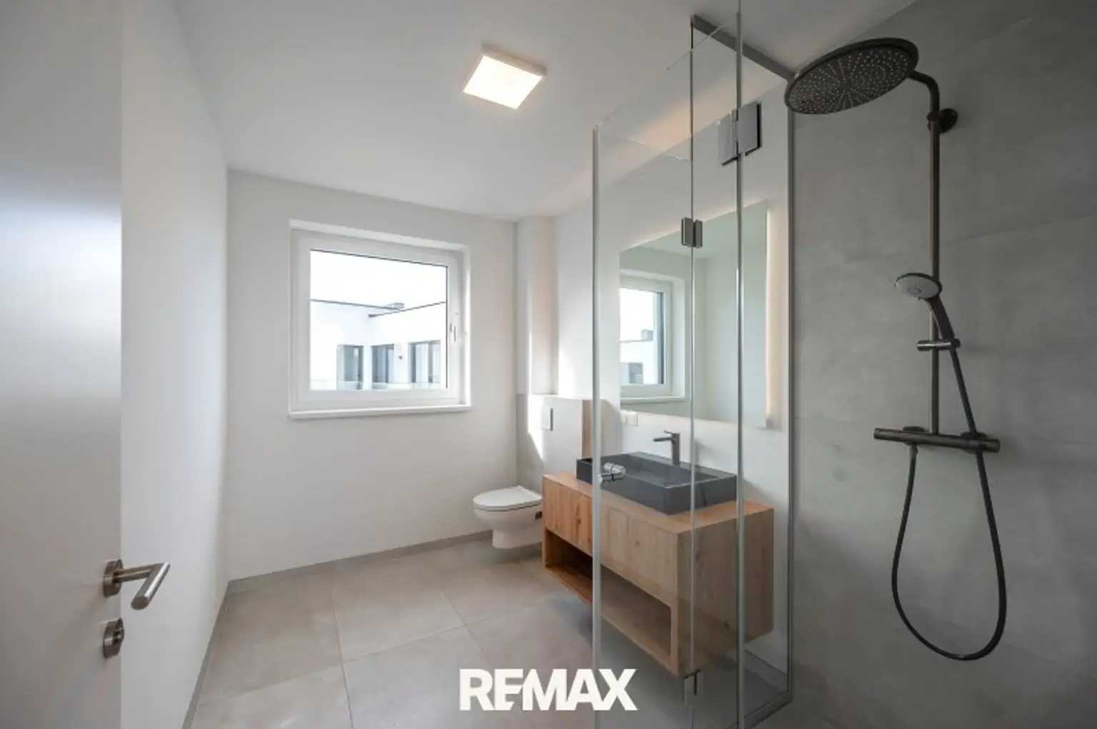Master-Bathroom