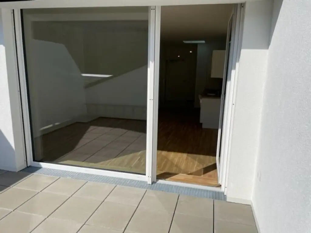 2-Zimmer-Dachterrassenwohnung Erstbezug inkl hochwertiger Küche, Außenfläche und Kellerabteil mit Blick ins Grüne - KLOSTERNEUBURG/ K126 T53