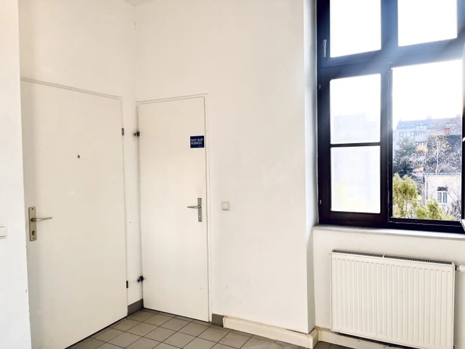 Nähe Alte Donau! 4-Zimmerwohnung mit Potenzial –  (Loggia 17 m2 eingereicht, WG tauglich!)