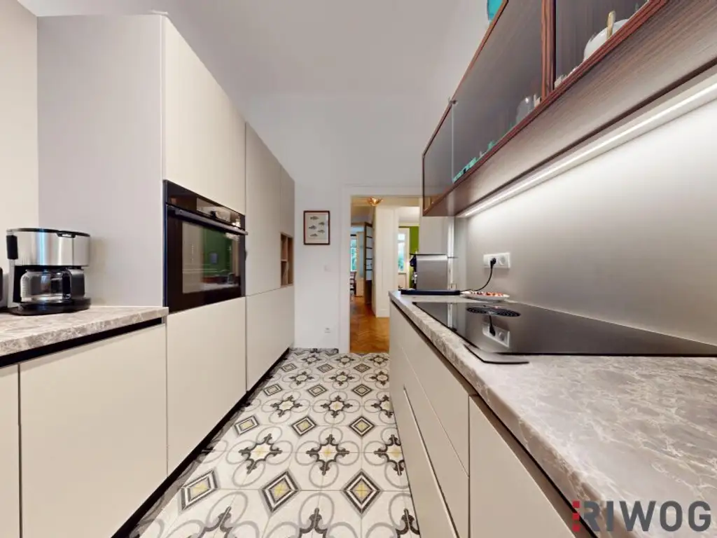 Wohnung mit touristischer Widmung nahe Schloss Schönbrunn | Prunkvolles 3-Zimmer Altbauapartment mit Loggia I 360° Rundgang