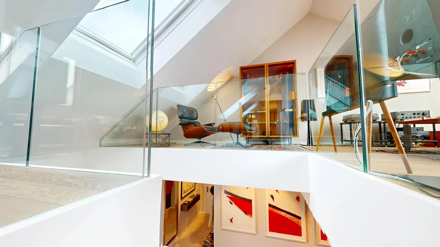 Cottageviertel I Traumhafte Dachwohnung im Jugendstil-Palais I Garagenplatz