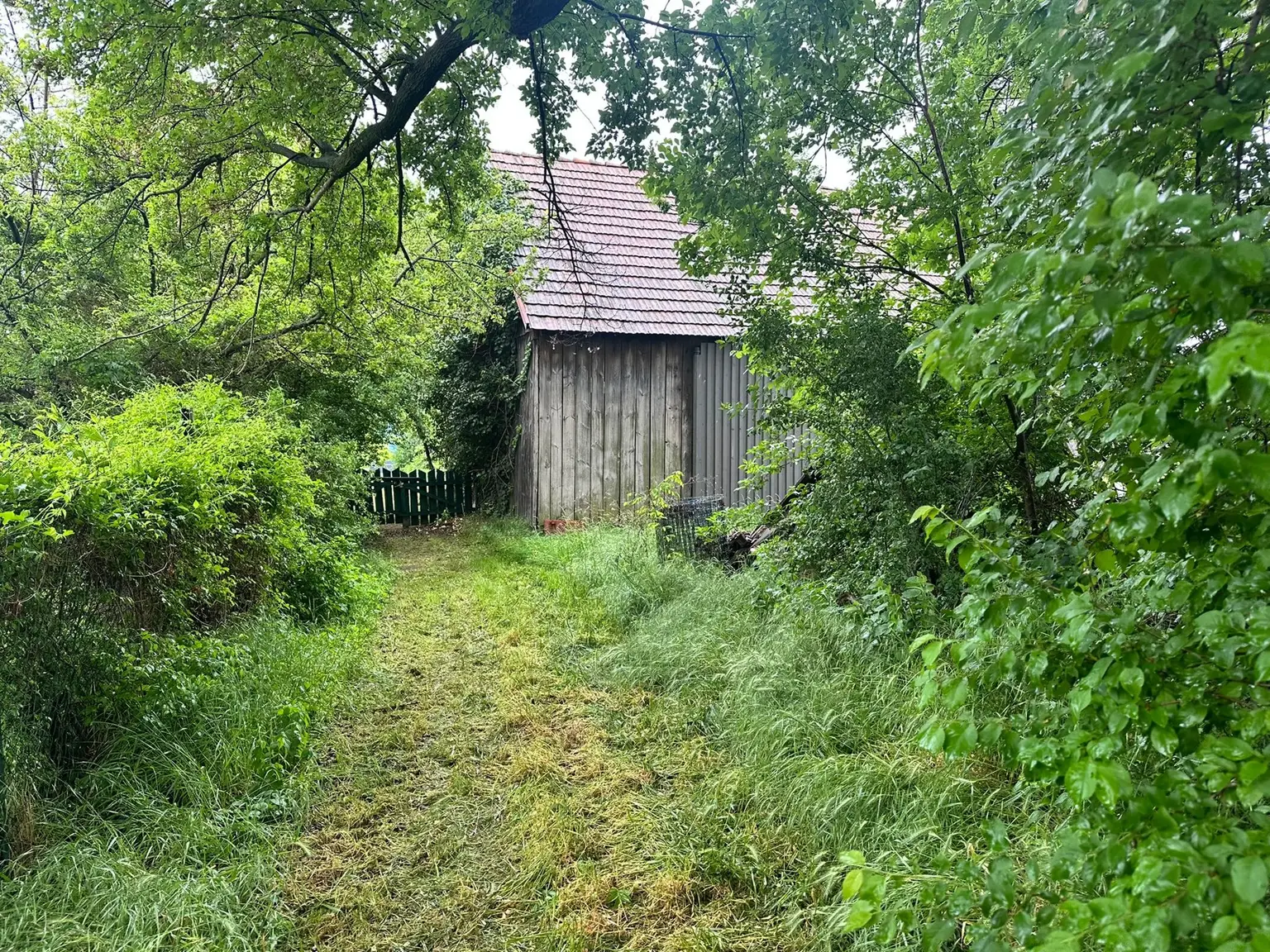 Grundstück mit Altbestand