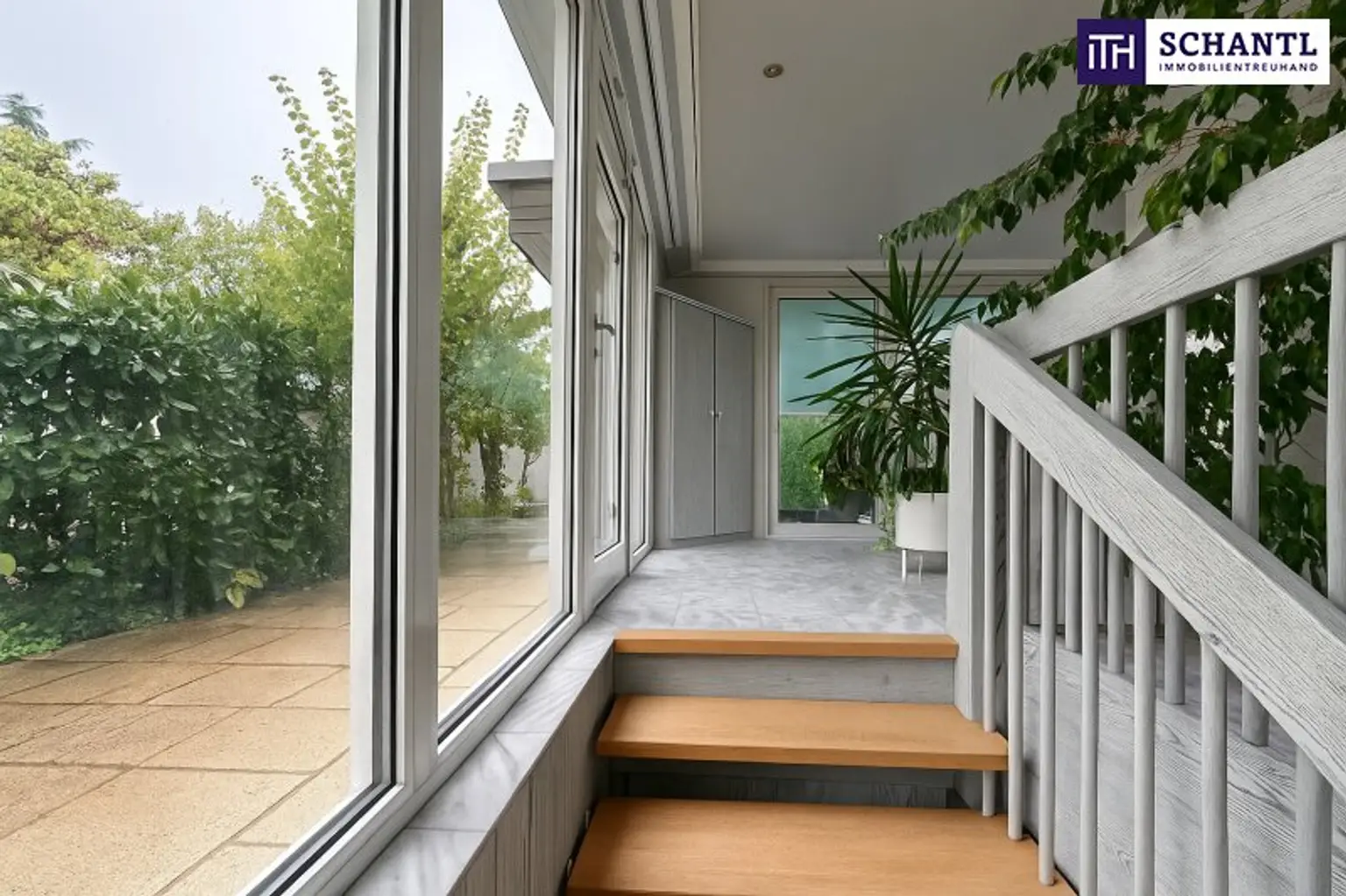 Traumhafter Bungalow mit Indoor-Pool, Weinkeller & großem Garten auf Eigengrund