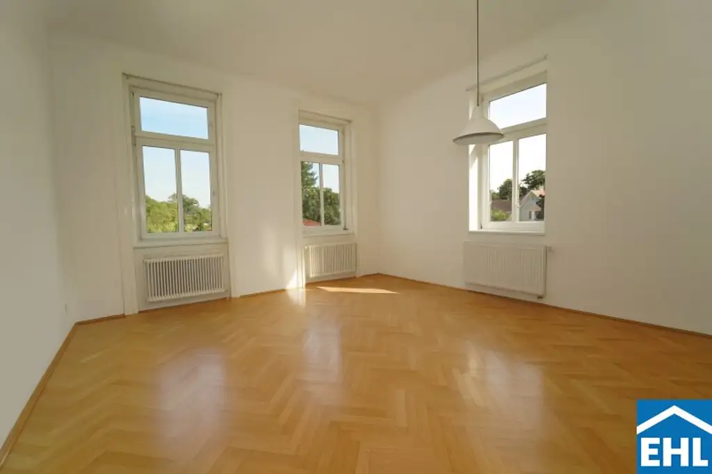 Historische Villa mit Baugrund in exklusivster Lage des 13. Bezirks