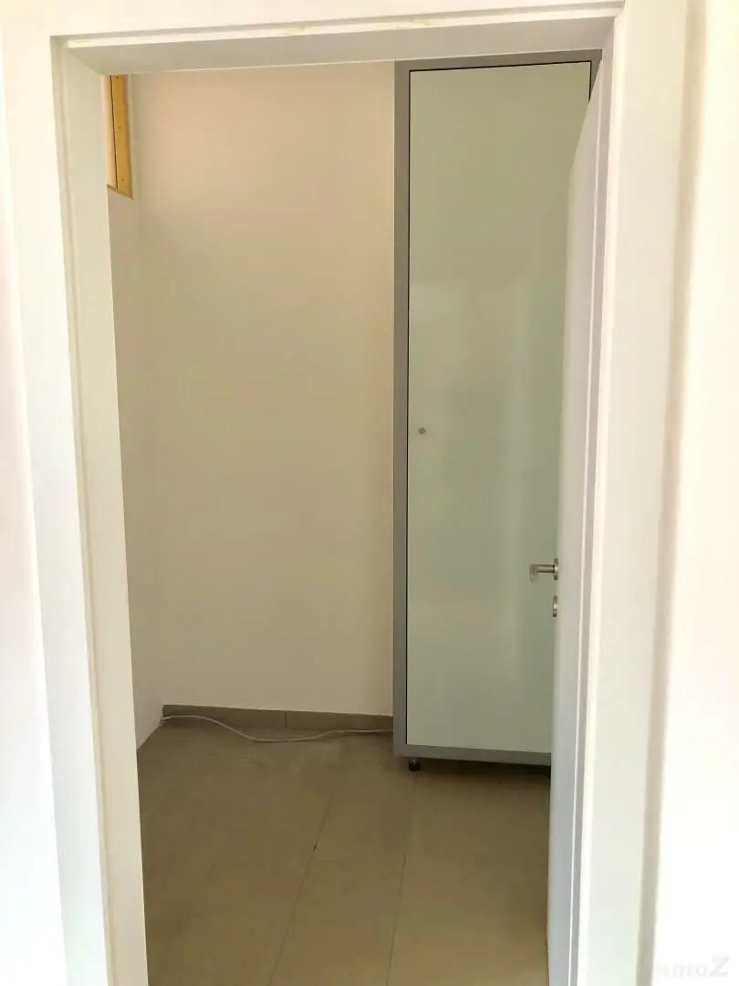 Sofortbezug: Portal-Geschäftslokal - Büro, barrierefrei - keine Gastronomie!