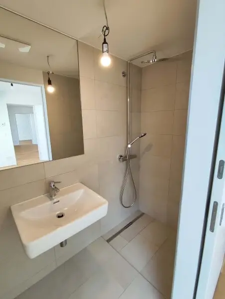 NEUBAU DACHGESCHOß-3-Zimmer-ERSTBEZUG mit Balkon in 1210 Wien! Top 2/50