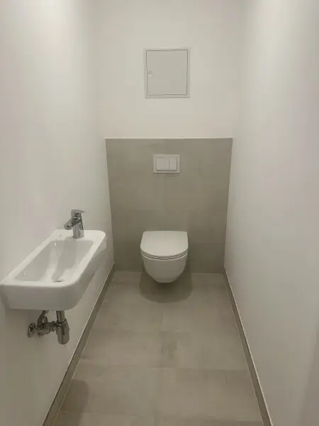 WC mit Handwaschbecken