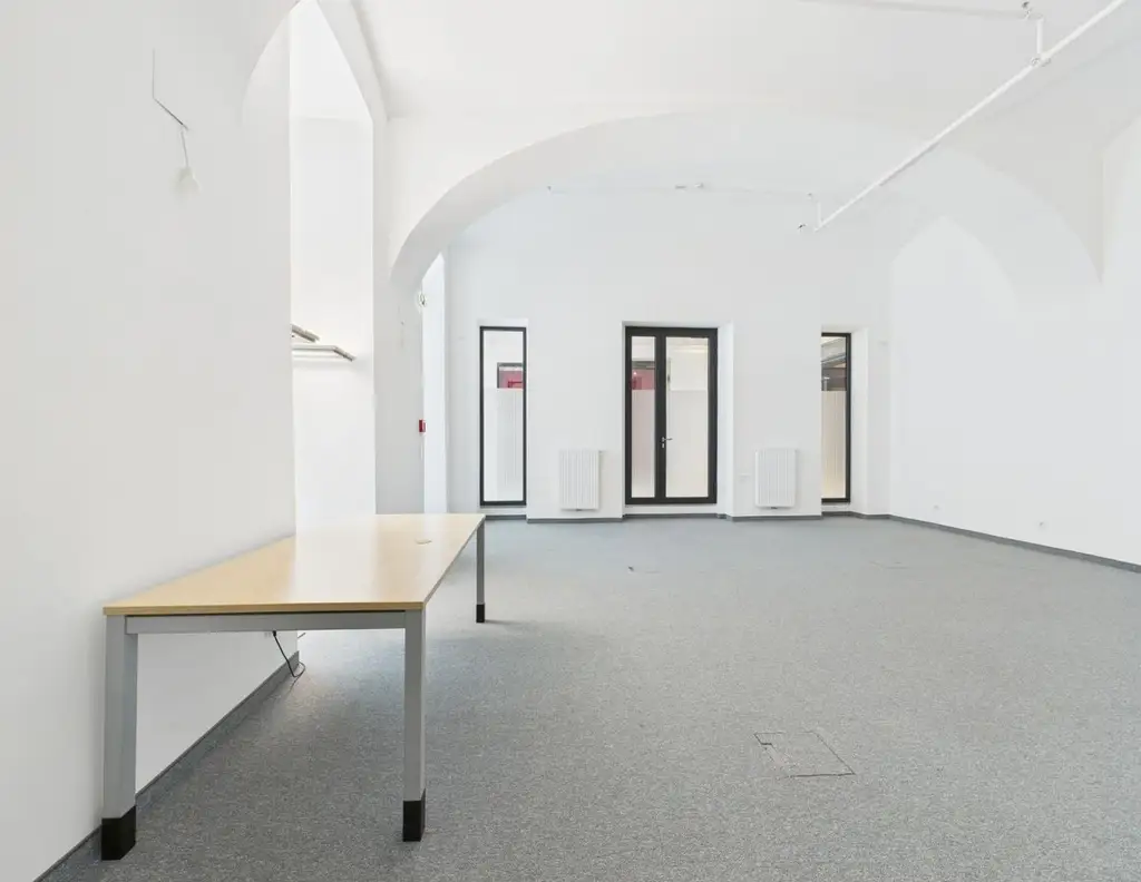 Geschäfts-/Galerie- Bürofläche mit ca. 74 m² in Toplage der Linzer Innenstadt