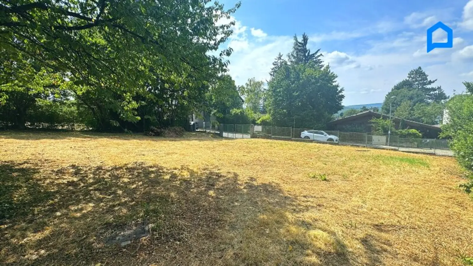 "Platz für Ihre Vision -- Baugrund ca. 952 m² -- optimale Breite u. Tiefe -- Südhang am Wolfersberg."