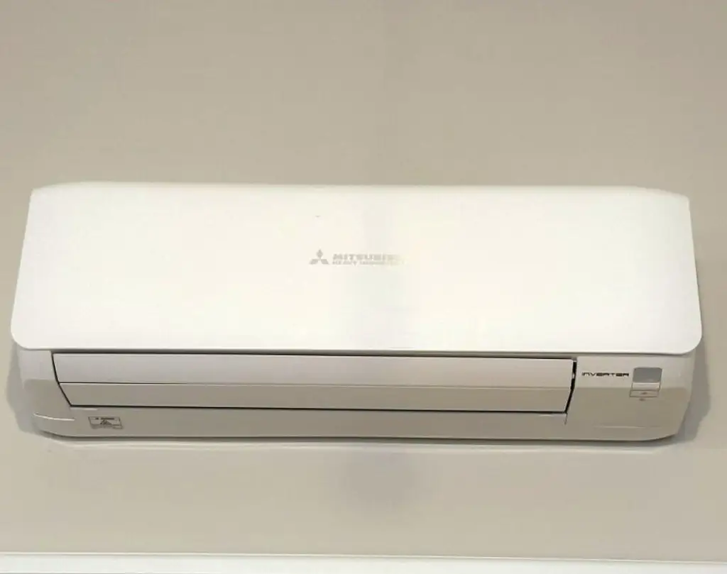 MÖLLWALDPLATZ, U1-NÄHE, 124 m2 ALTBAU, Wohnküche, 2 Zimmer, klimatisiert, 2 Bäder, Parketten, Loggia, 1. Liftstock, provisionsfrei