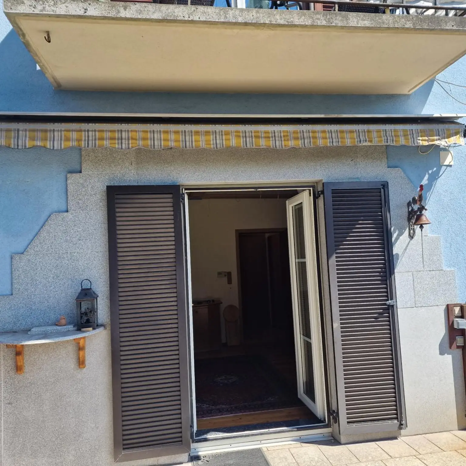 Gut aufgeteilte 3-Zimmer-Wohnung mit Terrasse und eigener Grünfläche