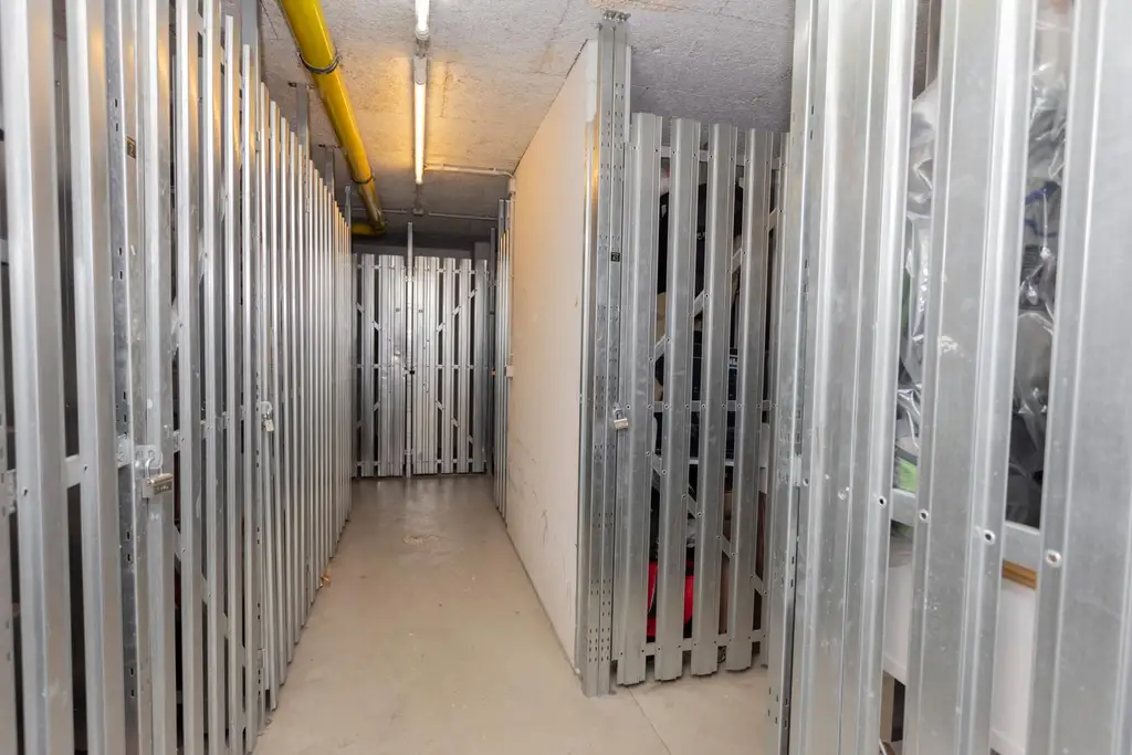 Dachgeschoß-Wohnung in U4- und Schönbrunn-Nähe