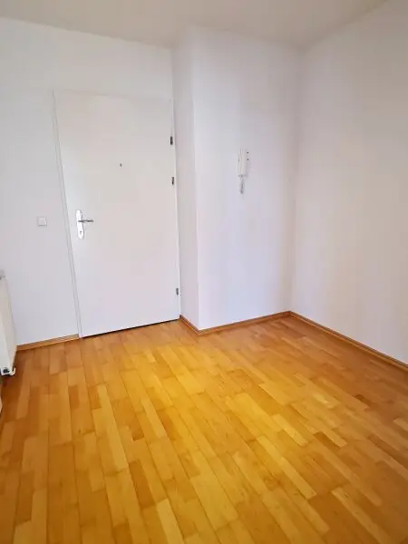 DACHGESCHOSS, Daringergasse, sonnige 76 m2 Neubau mit 6 m2 Balkon, 2 Zimmer, Wohnküche, Wannenbad, Parketten, Grünblick