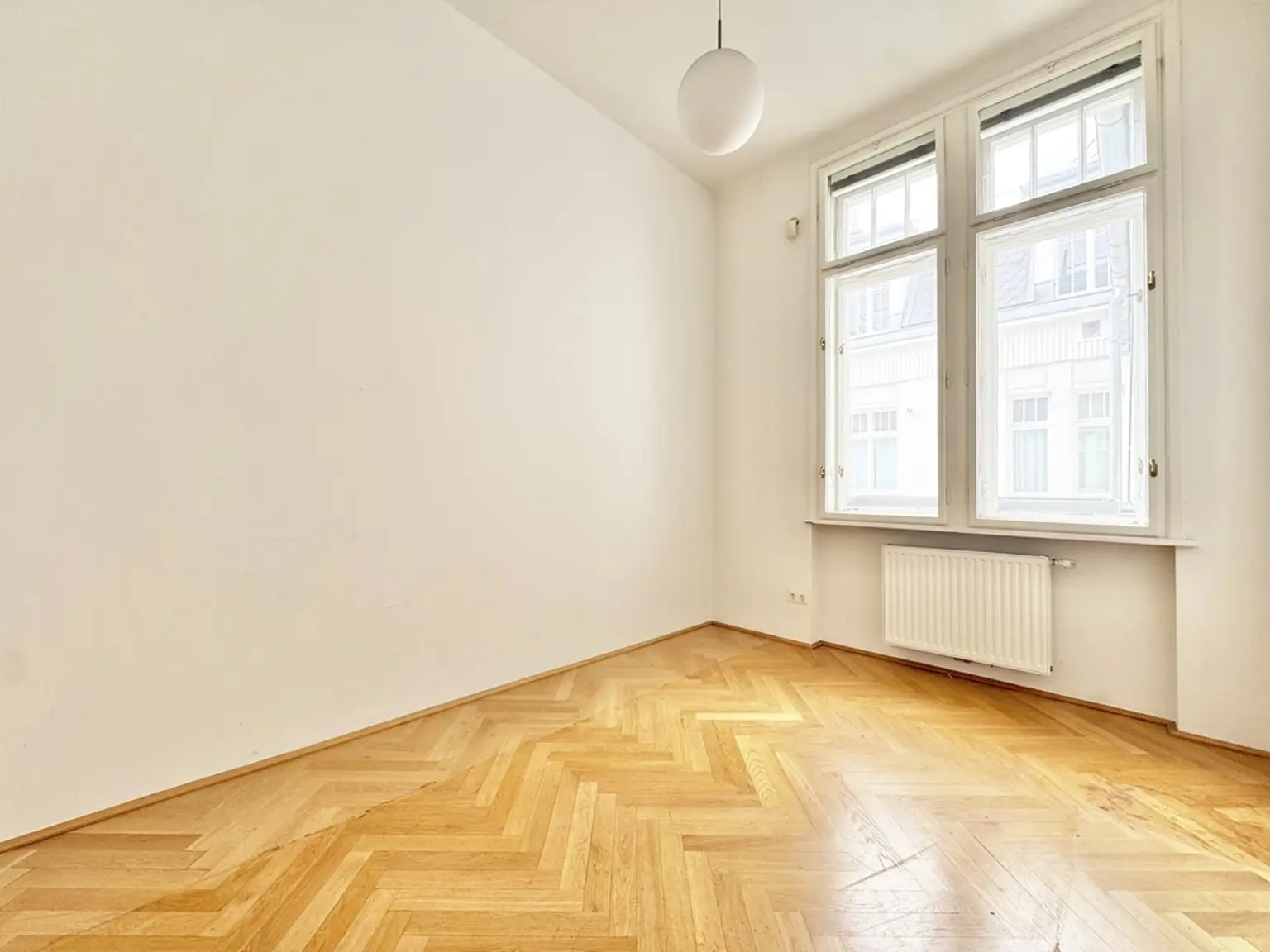 TOPLAGE | TRAUMHAFTE ALTBAUWOHNUNG MIT BALKON | HELLE 4 ZIMMER | U-BAHN-NÄHE