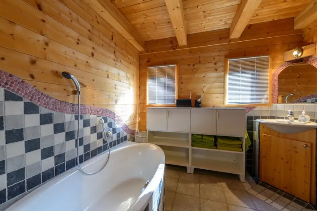 Luxuriöses Wohnhaus in ökologischer Holzbauweise