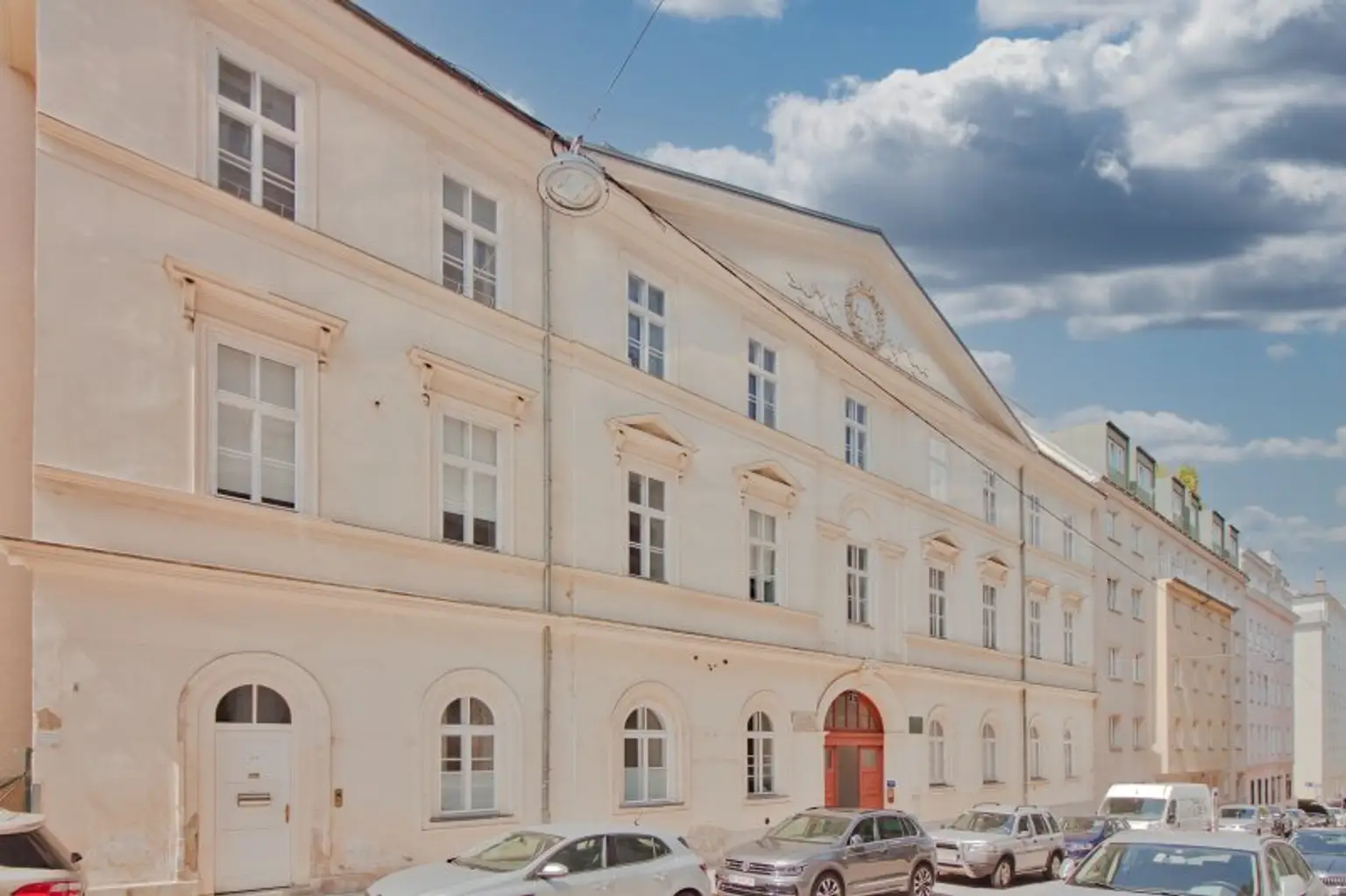 Charmante Altbau-Wohnung in denkmalgeschütztem Haus | sehr gepfleger Zustand