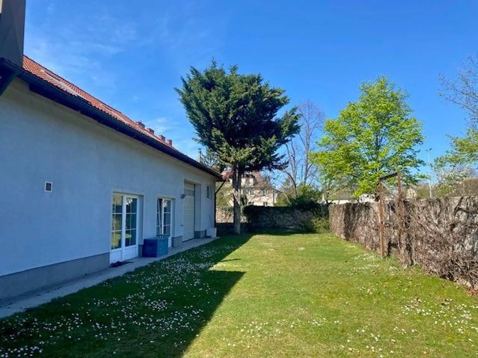 Mehrfamilienhaus in Wiener Neustadt- viel Platz für Generationen!