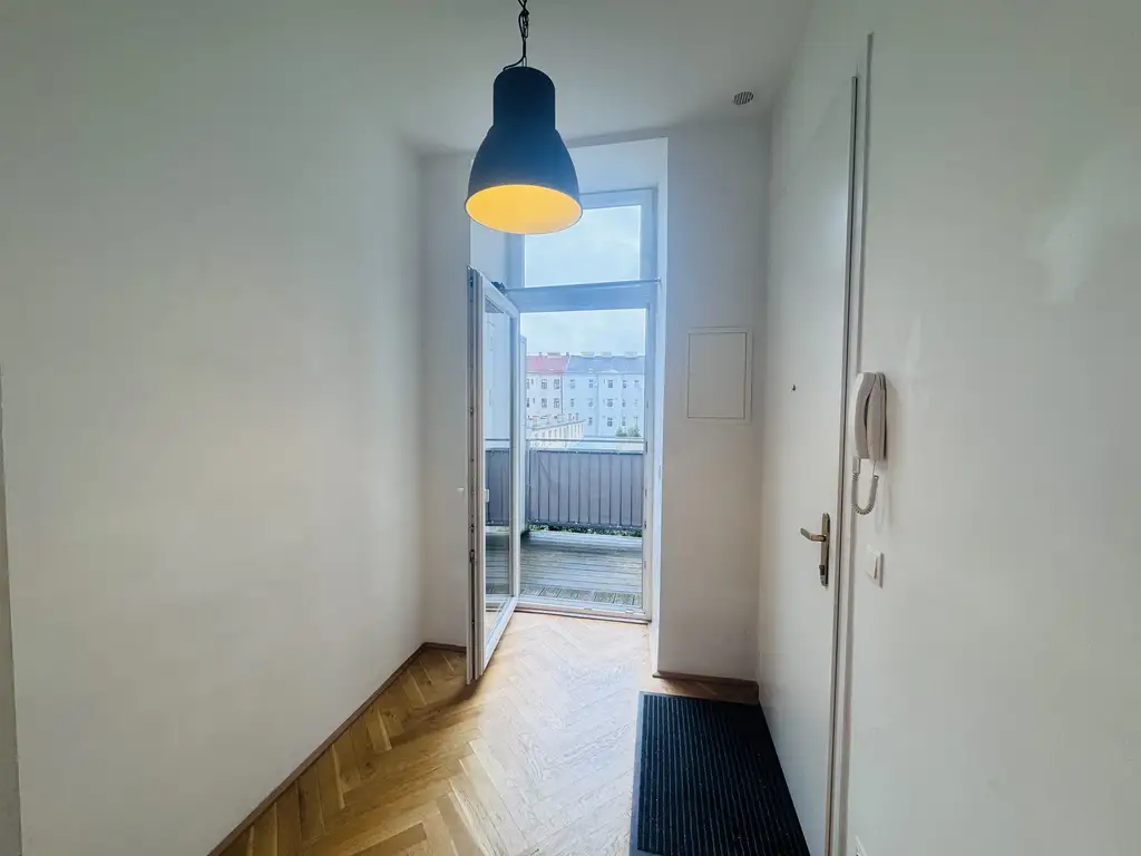 Charmantes 2-Zimmer Altbau-Schmuckstück mit Balkon