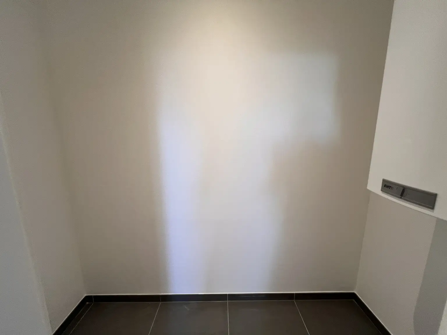 UNBEFRISTET: Klimatisierte 2-Zimmer Dachgeschosswohnung nahe Belvedere