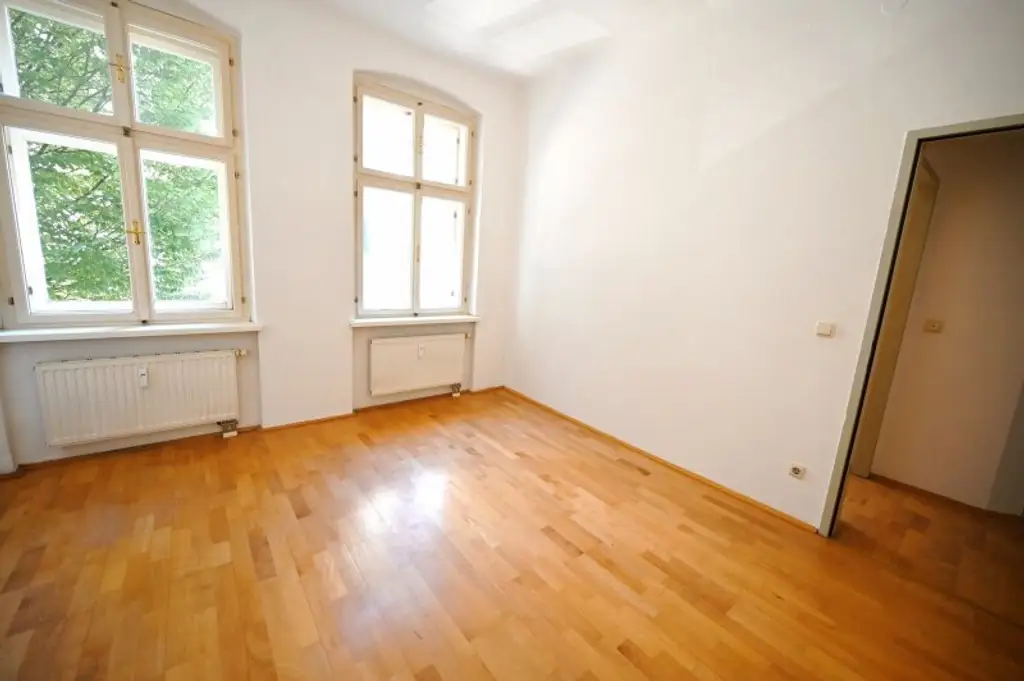 Klein UND Fein - Gemütliche 3-Zimmer-Wohnung mit neuer Einbauküche ab Mitte November!