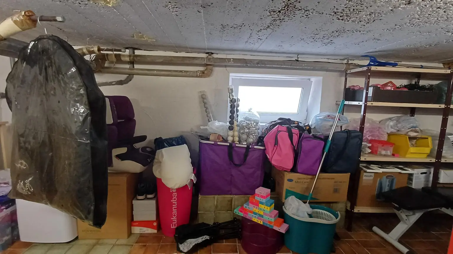 Vollkomfort Einfamilienhaus mit Pool, Sonnenterrasse und großem Garten