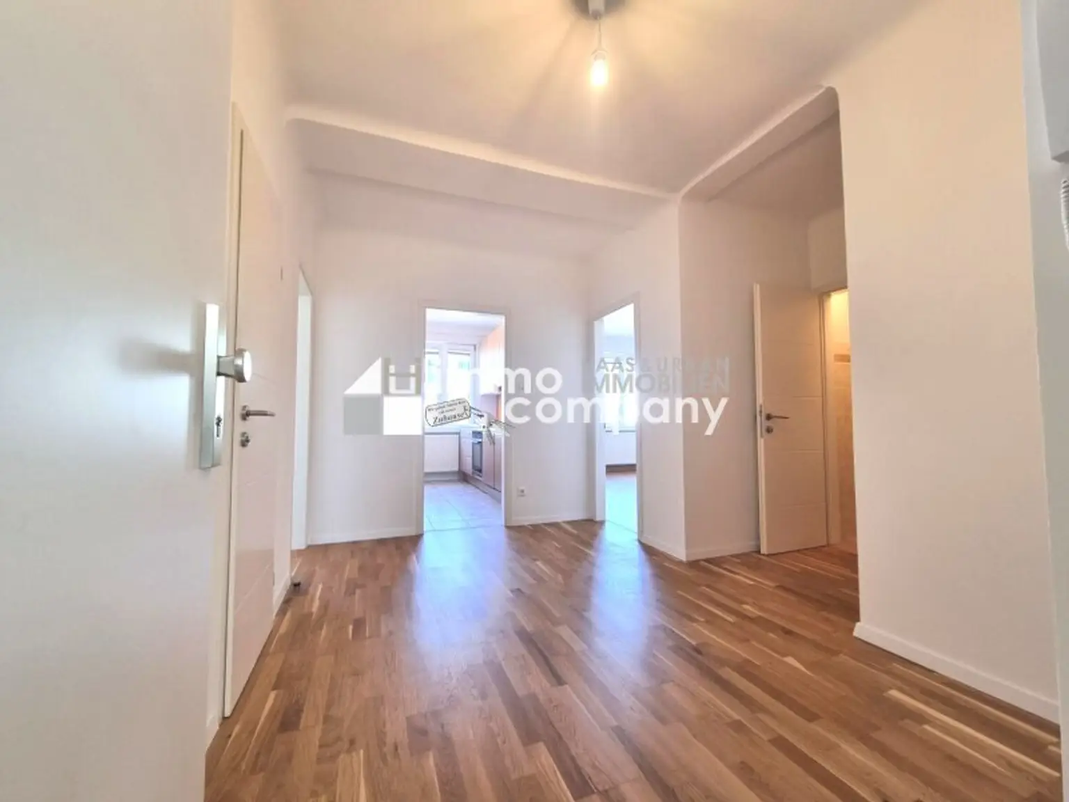 WUNDERSCHÖNE, RENOVIERTE 2-Zimmerwohnung mit PERFEKTER RAUMAUFTEILUNG